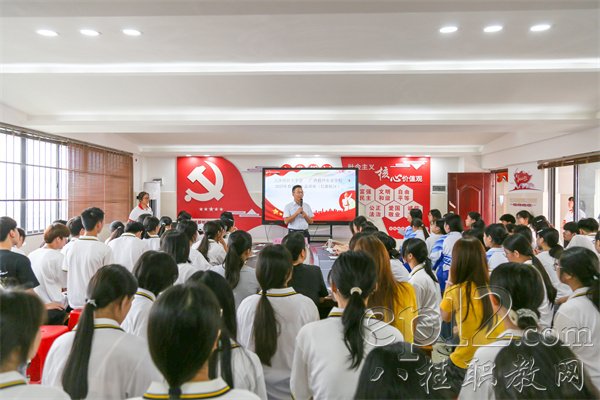 2025年春季学期防溺水应急救护培训现场(信都校区)